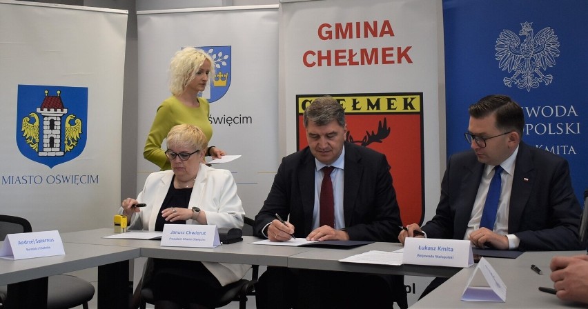 W Chełmku podpisano umowy dotyczące dofinansowania...
