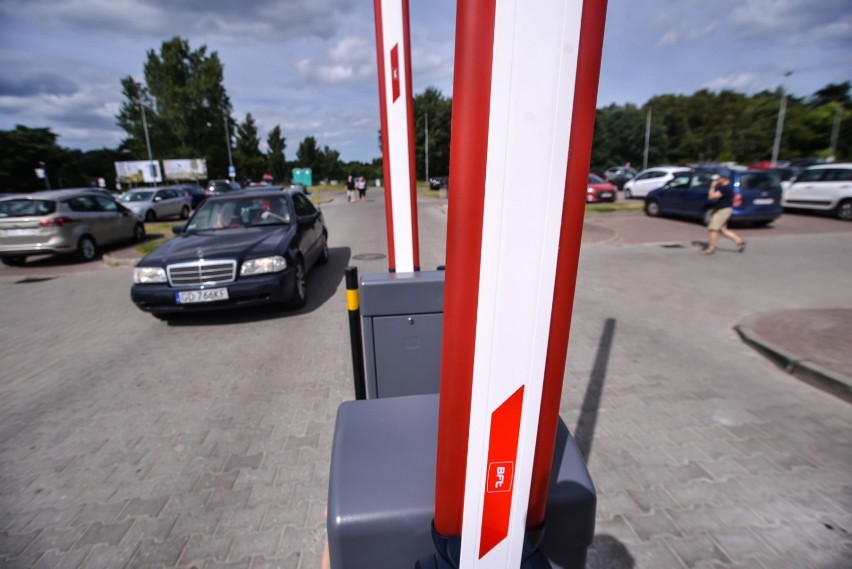 Parking w Gdańsku Brzeźnie przy ul. Czarny Dwór.