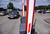 Parkingi nadmorskie w Gdańsku latem 2020. Gdzie można zaparkować przy plaży? Ile kosztuje postój nad morzem? 