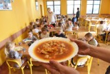 Drożyzna w szkolnej stołówce. Rodzice uczniów są oburzeni cenami obiadów