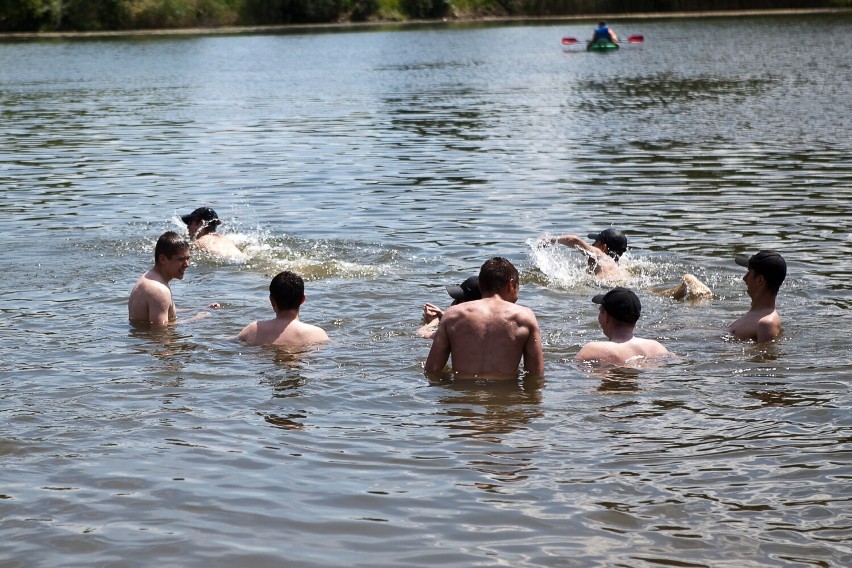 Żwirownia w Rzeszowie. Piękna pogoda, ale tłumów nie ma! [ZDJĘCIA]