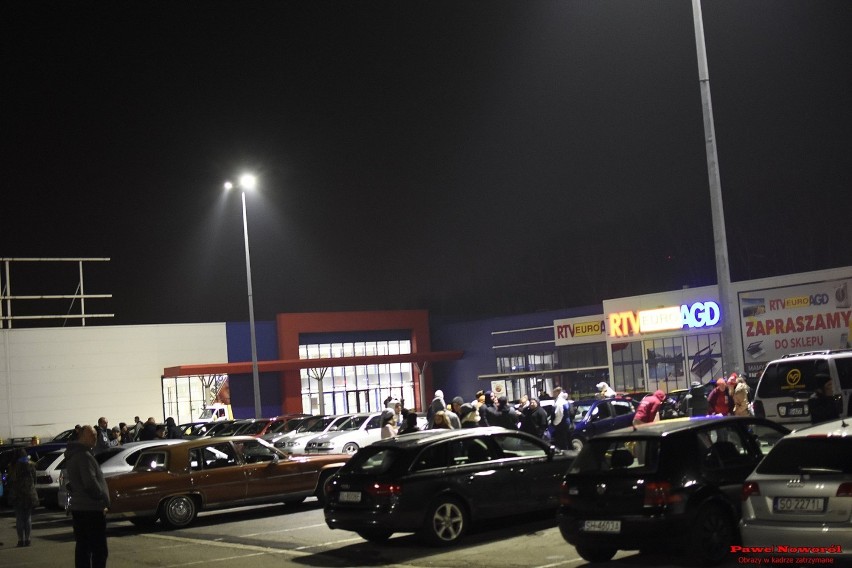 Ruda Śląska. Zlot samochodowy na parkingu przy Tesco - to była zbiórka na SZLACHETNA PACZKĘ [ZDJĘCIA]