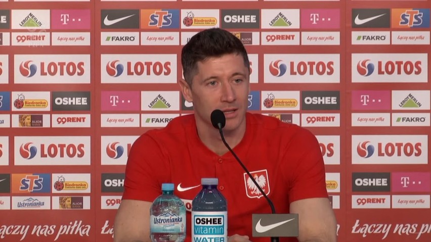 Robert Lewandowski: Zapytałem piłkarzy Augsburga czy wolą przegrać 0:8, niż żebym to ja strzelił gola
