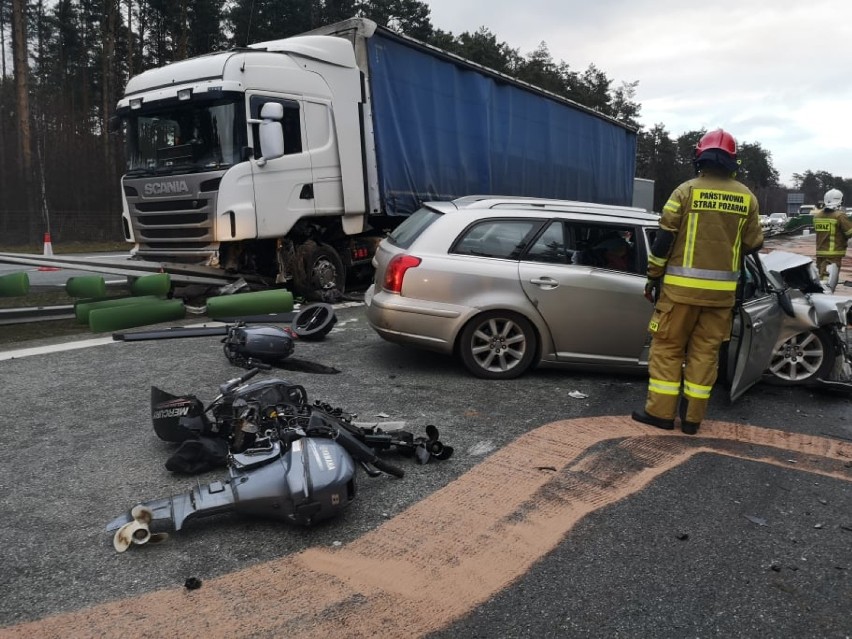 Poważny wypadek na autostradzie A2 pod Nowym Tomyślem