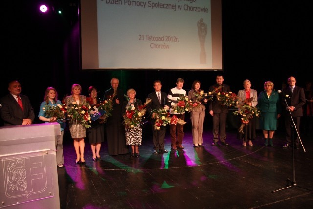 KRÓTKO: Nagrody dla osób zaangażowanych w życie społeczne w Chorzowie zostały rozdane