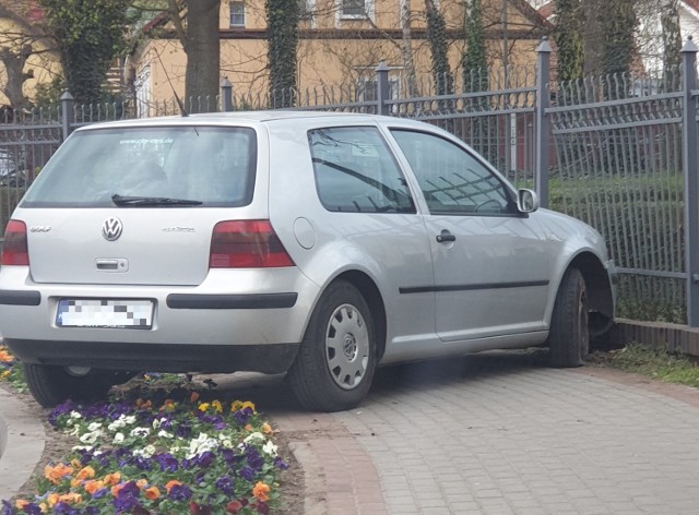 Do zdarzenia doszło w piątek około godz. 17.30.