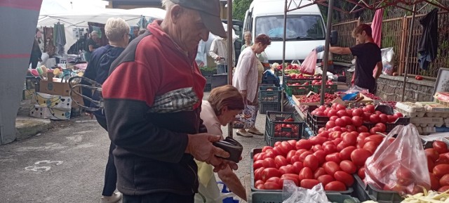 Zobaczcie jak prezentowały się ceny owoców i warzyw na targowisku w Jędrzejowie w czwartek, 31 sierpnia