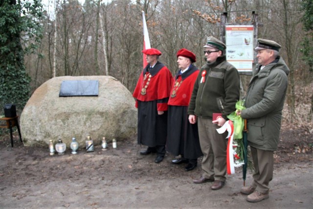 250. rocznica bitwy Konfederatów Barskich z Moskalami pod Popowem (10.03.2019).

AKCJA RATOWANIA DWÓCH DANIELI, KTÓRE ZAPLĄTAŁY SIĘ W TAŚMY I METALOWE LINKI - ZDJĘCIA, VIDEO

WYDADZĄ NA NOWE KSIĄŻKI PONAD 130 TYSIĘCY ZŁOTYCH

PODKOZIOŁEK W MYLNIE - GALERIA

BAL CHARYTATYWNY W OLANDII - GALERIA

BYŁY STAROSTA MIĘDZYCHODZKI I BYŁY BURMISTRZ OSTROROGA ZNALEŹLI ZATRUDNIENIE W MIĘDZYCHODZIE

REMONT DROGI WOJEWÓDZKIEJ NR 160 MIĘDZYCHÓD - DREZDENKO - ZDJĘCIA

LIST PREZYDENTA ANDRZEJA DUDY DO NASZEJ REDAKCJI

ZAKAZ ODWIEDZIN W MIĘDZYCHODZKIM SZPITALU

SERCE DLA POWSTAŃCÓW WIELKOPOLSKICH - GALERIA

STUDNIÓWKA ZESPOŁU SZKÓŁ TECHNICZNYCH (ROLNIK) W MIĘDZYCHODZIE 2019 - ZDJĘCIA

STUDNIÓWKA LICEUM OGÓLNOKSZTAŁCĄCEGO W MIĘDZYCHODZIE 2019 - ZDJĘCIA

STUDNIÓWKA ZESPOŁU SZKÓŁ TECHNICZNYCH (EKONOMIK) W MIĘDZYCHODZIE 2019 - ZDJĘCIA

STUDNIÓWKA ZESPOŁU SZKÓŁ W SIERAKOWIE 2019 - ZDJĘCIA

PROTEST ROLNIKÓW W POWIECIE MIĘDZYCHODZKIM - ZDJĘCIA

UMOWA NA BUDOWĘ MOSTU W MIĘDZYCHODZIE ROZWIĄZANA

Gorzów Wlkp. Policjanci CBŚP rozbili zorganizowaną grupę przestępczą, której członkowie podejrzani są o wprowadzanie do obrotu narkotyków na terenie kilku województw
