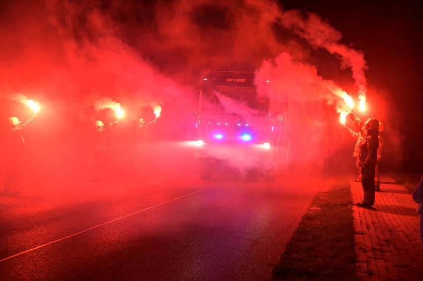 Strażacy z Piask pod Grudziądzem mają nowy samochód ratowniczo-gaśniczy [wideo, zdjęcia]