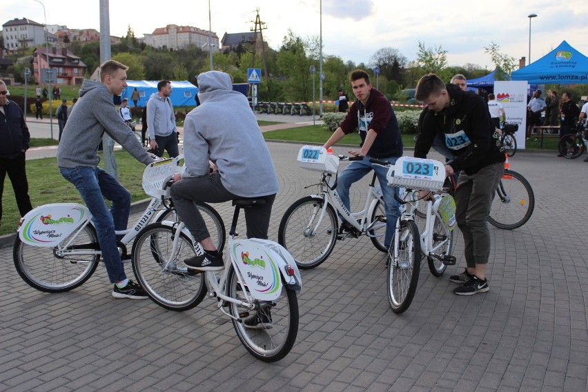 Czterdzieści osób wzięło udział w zawodach rowerowych na...