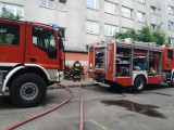 Pożar w bloku przy ulicy Miłej w Radomsku. Zapaliła się lodówka