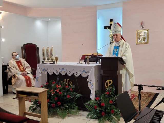 W Światowy Dzień Chorego biskup Marek Solarczyk modlił się w intencji chorych i ich rodzin w kaplicy Radomskiego Szpitala Specjalistycznego.