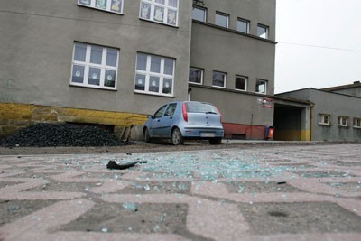 W SP nr 14 w Mysłowicach kibole Ruchu Chorzów zaatakowali sympatyków  katowickiego GKS-u. Poszkodowani nie złożyli zeznań