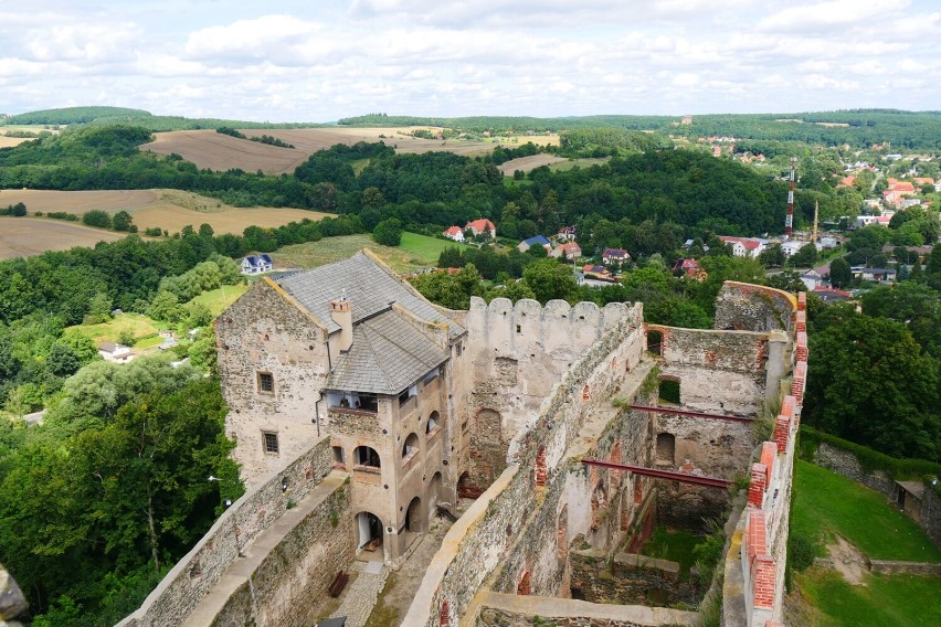 Zamek w Bolkowie słynie z corocznego festiwalu Castle Party....