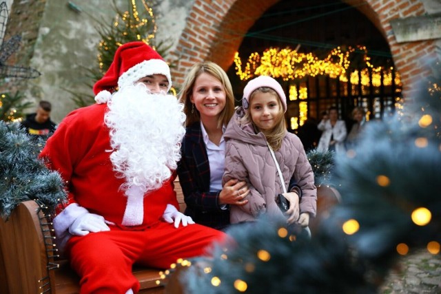 Jarmark Bożonarodzeniowy w Sulejowie został oficjalnie otwarty