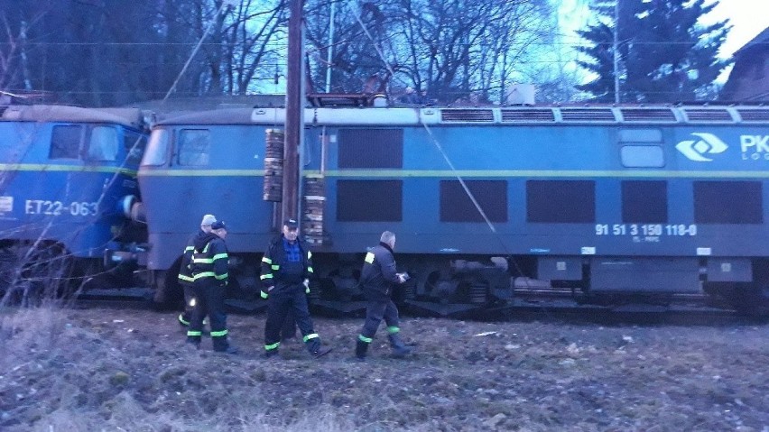 Szczecin Gocław. Z torów wypadła lokomotywa i trzy wagony. Zablokowany jest przejazd kolejowy między ulicami Lipową i Nad Odrą