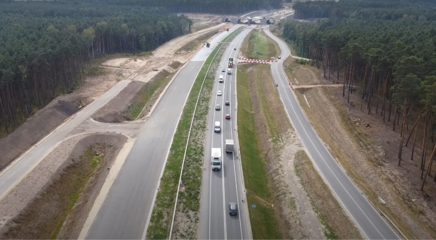 Trasą S5 z Bydgoszczy prosto do autostrady A1. Trwają prace na odcinku Nowe Marzy-Świecie Południe [wideo z drona]