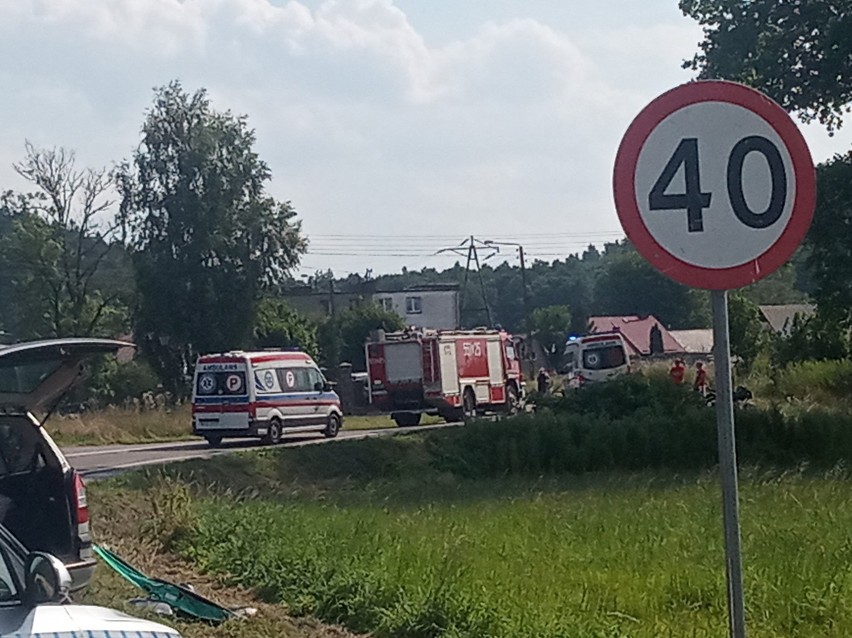 Zderzenie dwóch samochodów w Godętowie. Jedna osoba została poszkodowana| ZDJĘCIA