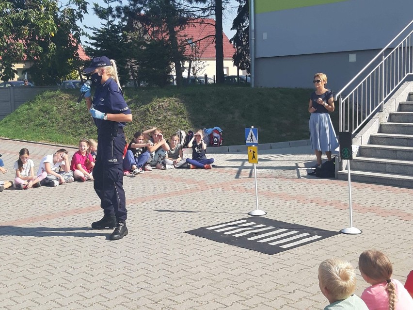 Wolsztyn: Policjanci odwiedzili uczniów Szkoły Podstawowej nr 5 