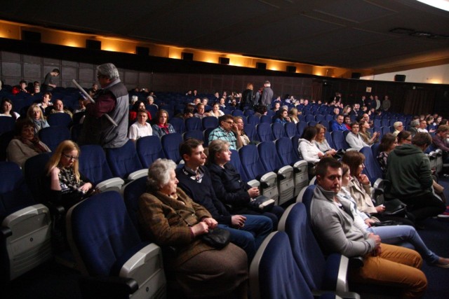 W ramach "Szekspirowskich inspiracji" w sumie zostaną wyświetlone aż 33 filmy. 
Wszystkie projekcje są pełnometrażowe. 
Będą to miedzy innymi: "Hamlet", "Romeo i Julia" oraz "Sen nocy letniej".

Czytaj także:Nowe kino na Ochocie. W salach będzie miejsce dla 1500 osób!