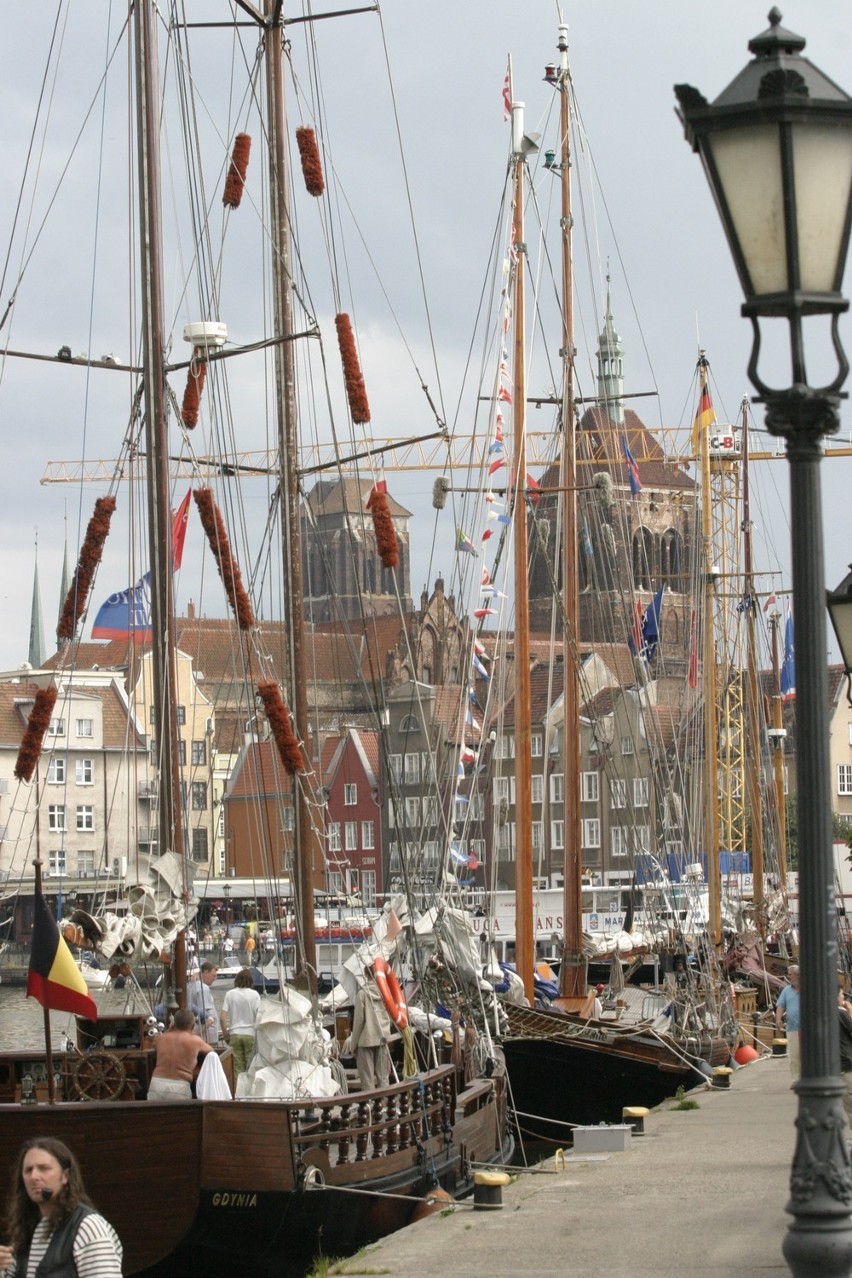 Gdańsk przed żeglarskim świętem ( Zdjęcia fregat z poprzednich lat)
