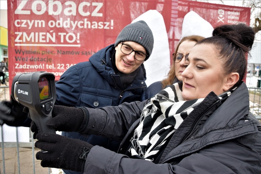 Kamera termowizyjna w Sieradzu. Pokazuje, gdzie z domów ucieka ciepło. Trafiła z inicjatywy Sieradzkiego Alarmu Smogowego ZDJĘCIA