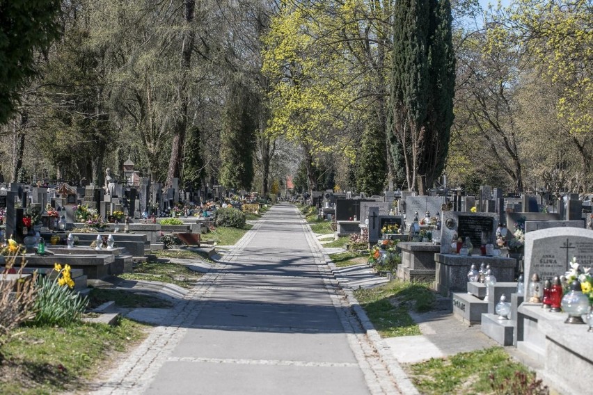Cmentarz Rakowicki w dobie epidemii koronawirusa