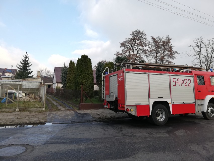 Śmiertelny pożar przy ul. Konstytucji 3 Maja w Tomaszowie Maz. Zginęła kobieta [ZDJĘCIA]