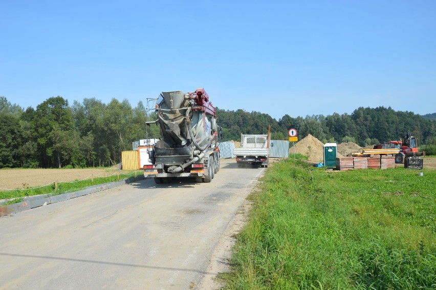 Wieruszyce. Rozebrali stary most, budują nowy. Zobacz postępy prac - zdjęcia