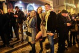 Tak Poznań przywitał nowy rok! Mieszkańcy bawili się na Starym Rynku. Mamy zdjęcia!