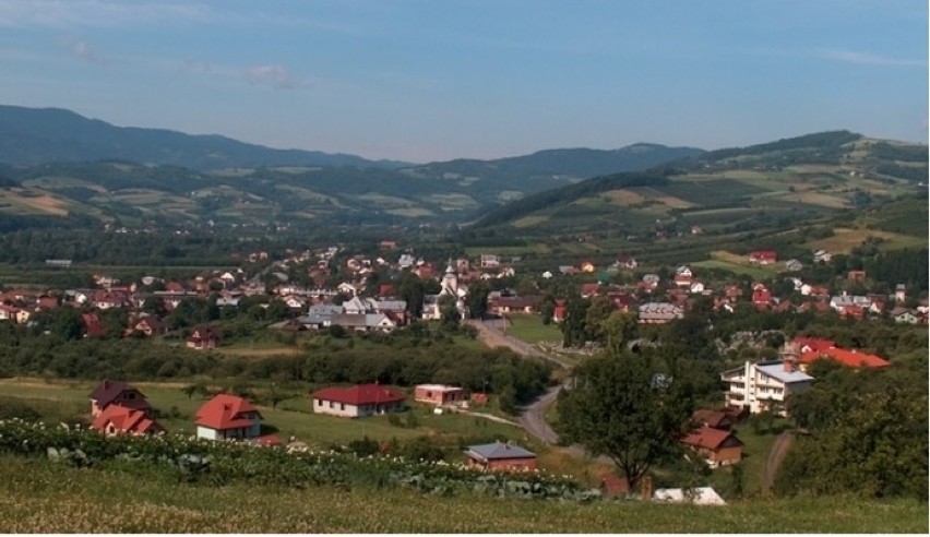 Wskaźnik dochodów podatkowych w gminie Łącko wynosi  604,30...