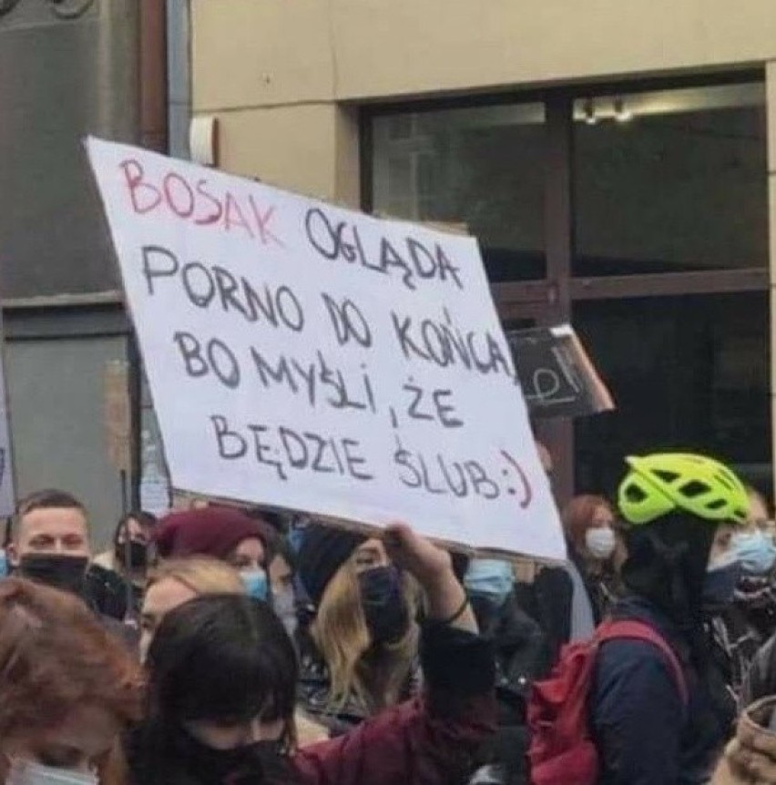 Strajk kobiet rozlał się na całą Polskę.