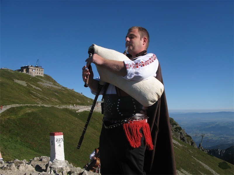 Tatry: górale tańczyli na Kasprowym Wierchu