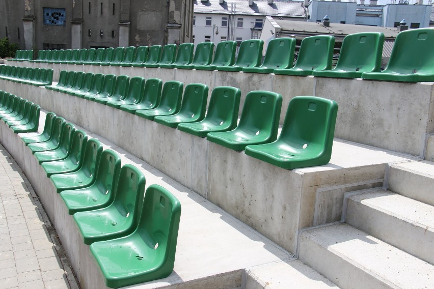 Modernizowany stadion "szkolny" przy ul. Piekarskiej w Jarosławiu wygląda coraz lepiej! [ZDJĘCIA]