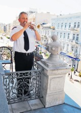 Hejnał Łodzi z okna zamiast z balkonu. W UMŁ interweniowała... inspekcja pracy