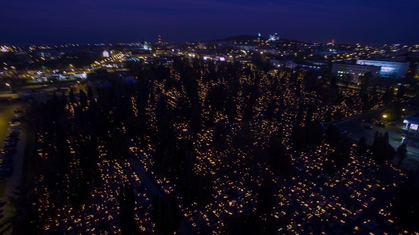 Chełmskie cmentarze nocą