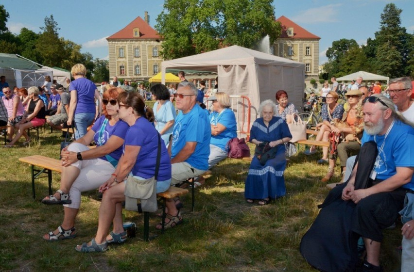 W sobotę wybierzcie się koniecznie na pałacowy dziedziniec,...