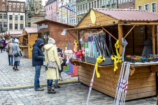 W tym roku, ze względu na obostrzenia epidemiczne, organizatorzy zdecydowali się na zmianę charakteru wydarzenia. Zrezygnowano ze wszystkich wydarzeń kulturalnych, więc jarmark jest wyłącznie kiermaszem handlowym.

Zobacz zdjęcia --->