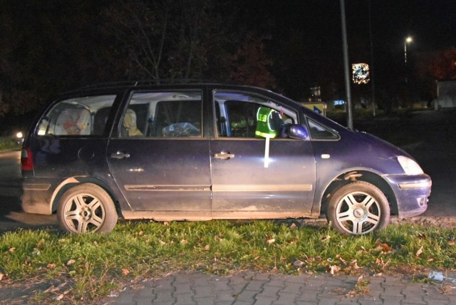 Pijany kierowca forda został zatrzymany po kilkuset metrach przez świadków zdarzenia.