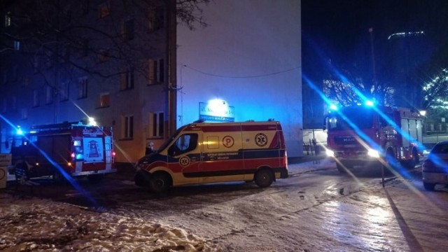 Strażacy z OSP i ratownicy z ZRM wspólnie walczyli o życie kobiety