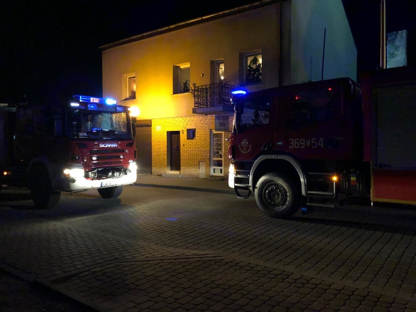 Pożar sadzy w kominie w Brześciu Kujawskim. W akcji 3 zastępy straży pożarnej [zdjęcia]