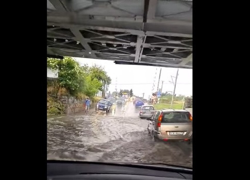 Wiadukt kolejowy w Nowym Sączu zalany