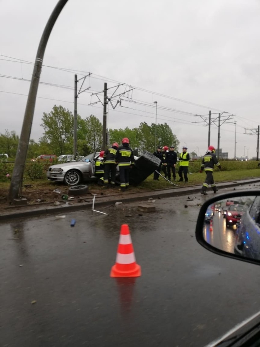 I znowu wypadek na Basenie Górniczym w Szczecinie. Kierowca BMW trafił do szpitala