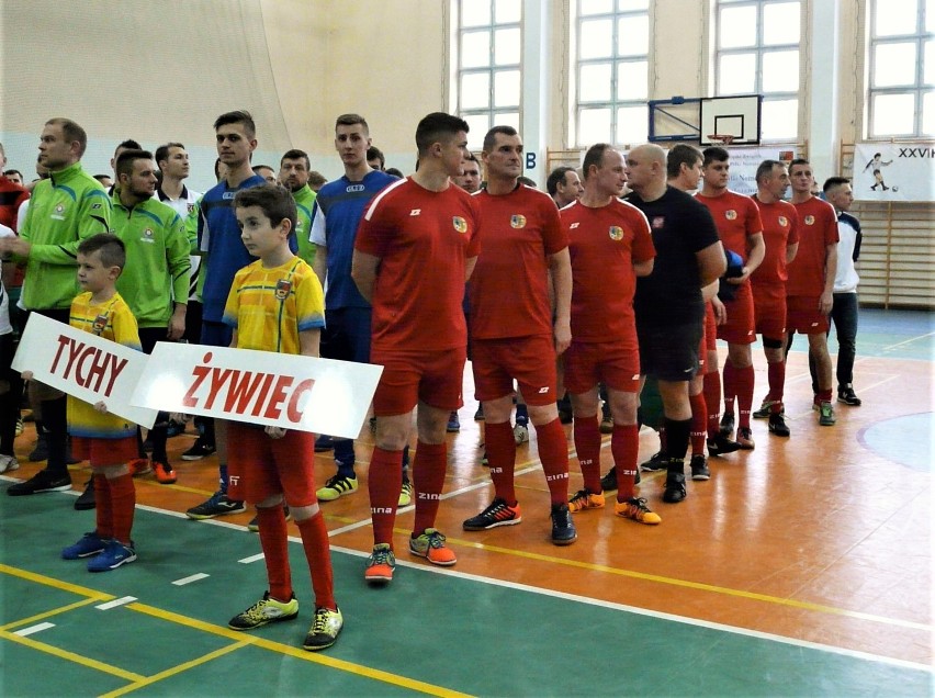 Lubliniec: Halowe Mistrzostwa Śląska Sędziów. Ceremonia otwarcia