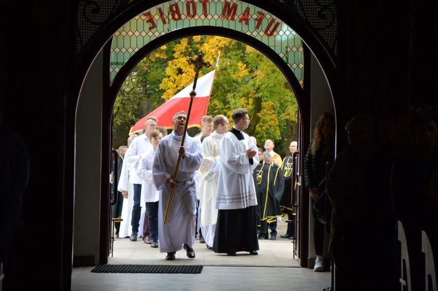 Poświęcenie kościoła w Suwałkach. Biskup Mazur: Jeden sadził, drugi podlewał, a trzeci zbierał plony [ZDJĘCIA]