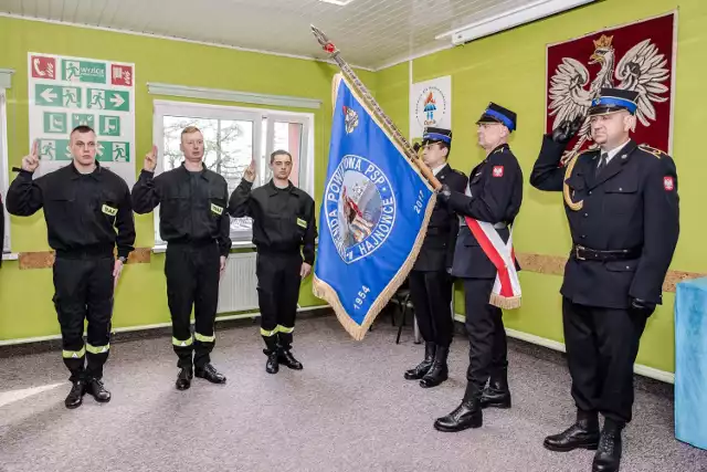 Ślubowanie strażaków w Hajnówce