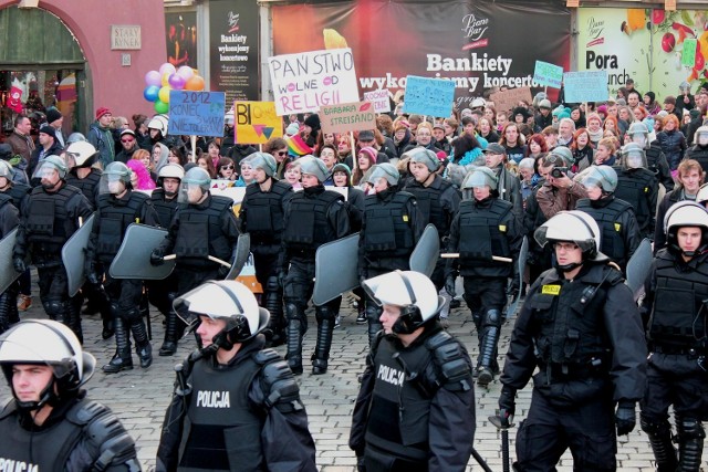 W tym roku więcej niż uczestników Marszu Równości było ...