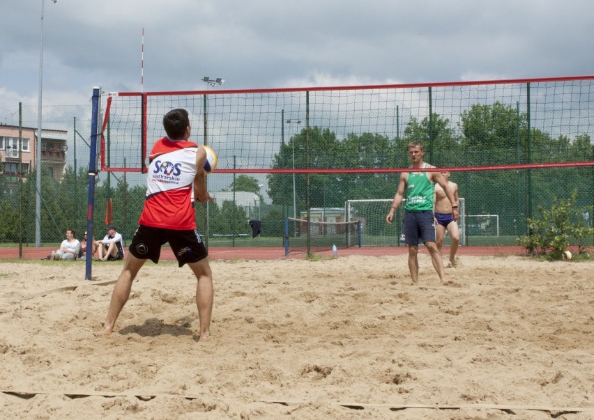 Turniej plażowej siatkowki w Nakle. Sportowcy z regionu...