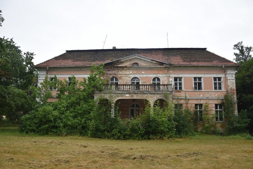 Noeklasycystyczny pałac w Granówku