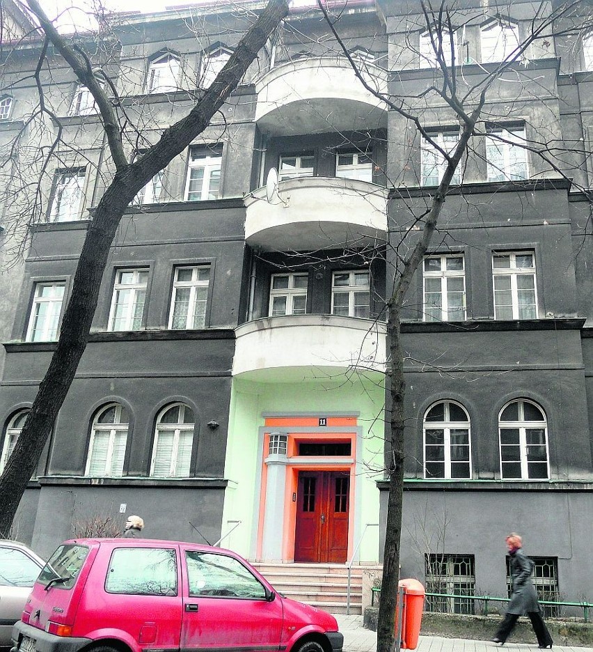 Izabella Czajka, muza artystów mieszkała przy ul. Królowej Jadwigi 11. W Katowicach